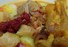 Bukan Cuma Lontong Tunjang! Warung Ini Juga Sedia Rendang Daging yang Super Enak