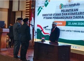 Helmi Hasan Resmi Lantik Iswahyudi sebagai Direktur Utama Bank Bengkulu
